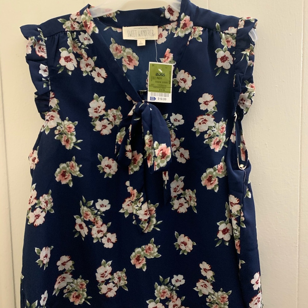 Women’s blouse top floral